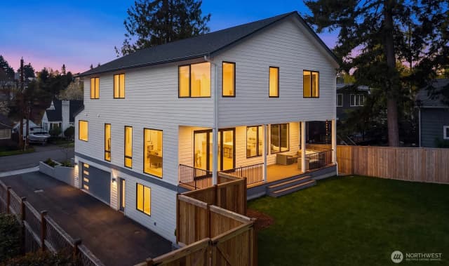 Property photo for 6214 40th Avenue Ne, Seattle photo 2
