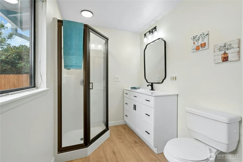 Property photo for 30637 1st Place Sw, Federal Way photo 9