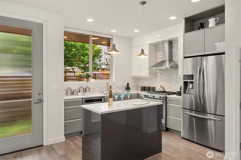 Property photo for 3614 B 36th Avenue S, Seattle photo 11