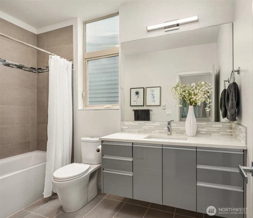 Property photo for 3614 B 36th Avenue S, Seattle photo 17