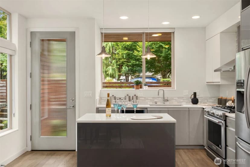 Property photo for 3614 B 36th Avenue S, Seattle photo 10
