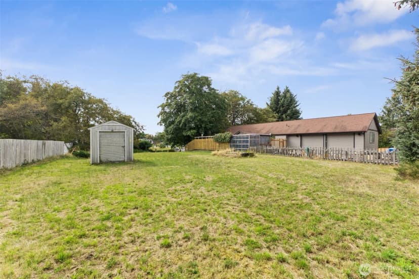 Property photo for 711 Albion Avenue Se, Ocean Shores photo 9