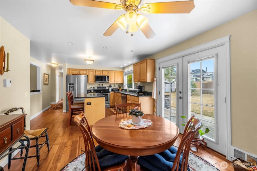 Property photo for 566 Nw 7th Avenue, Oak Harbor photo 18