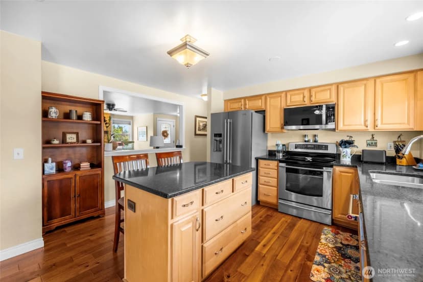 Property photo for 566 Nw 7th Avenue, Oak Harbor photo 19
