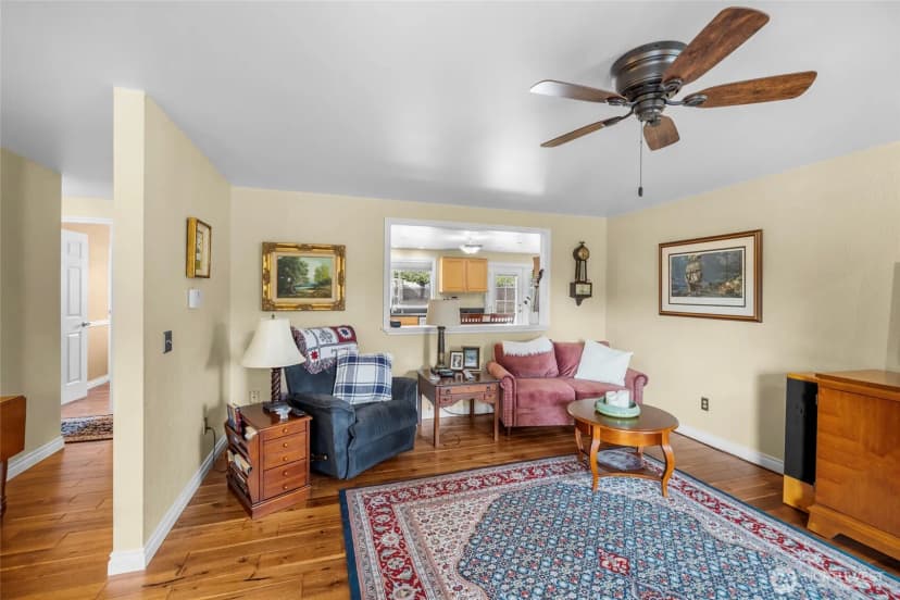 Property photo for 566 Nw 7th Avenue, Oak Harbor photo 8