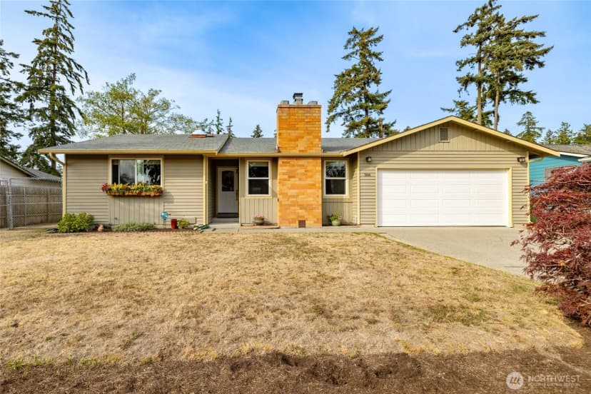 Property photo for 566 Nw 7th Avenue, Oak Harbor