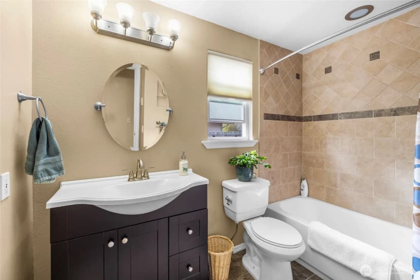 Property photo for 566 Nw 7th Avenue, Oak Harbor photo 11