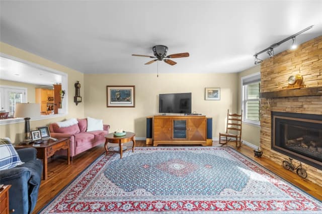 Property photo for 566 Nw 7th Avenue, Oak Harbor photo 5