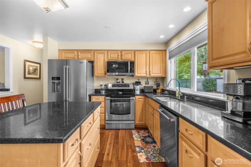 Property photo for 566 Nw 7th Avenue, Oak Harbor photo 15