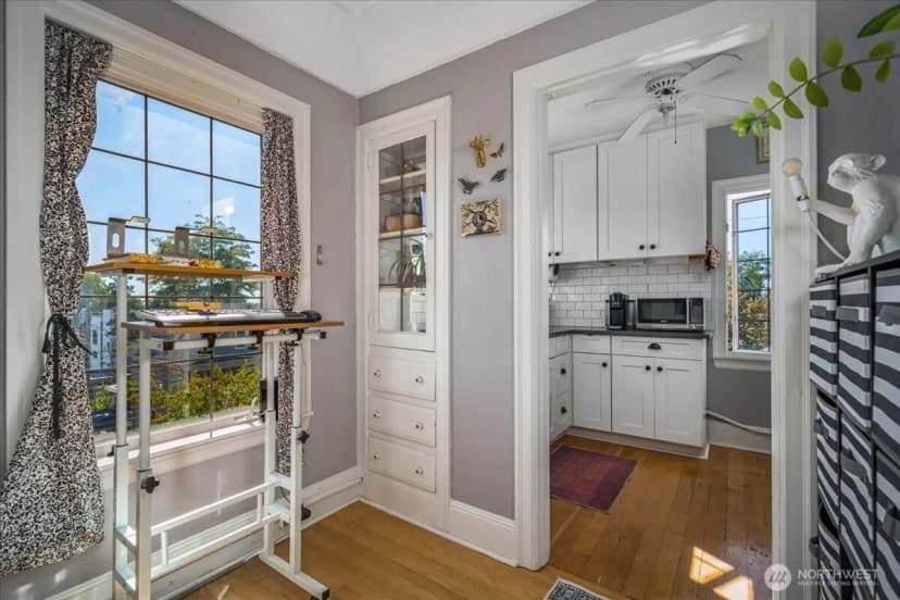 Property photo for 1101 17th Avenue #404, Seattle photo 15