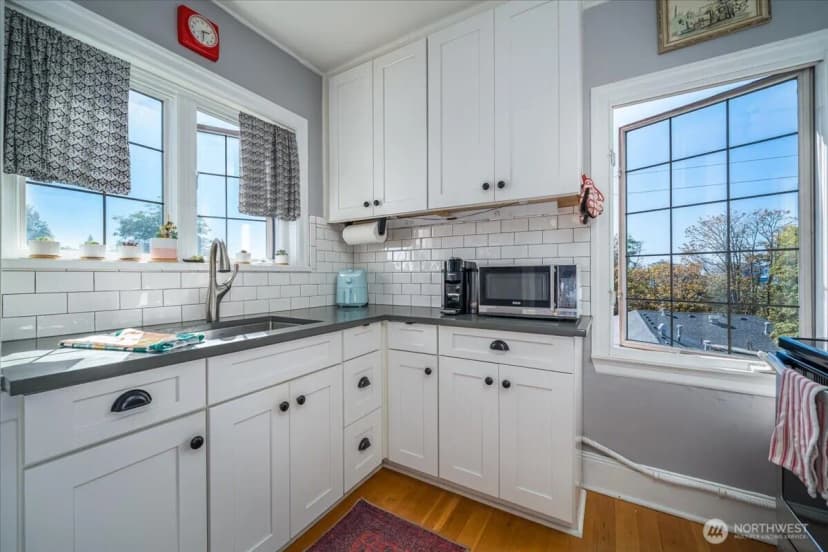 Property photo for 1101 17th Avenue #404, Seattle photo 14
