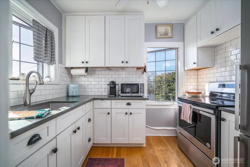 Property photo for 1101 17th Avenue #404, Seattle photo 11
