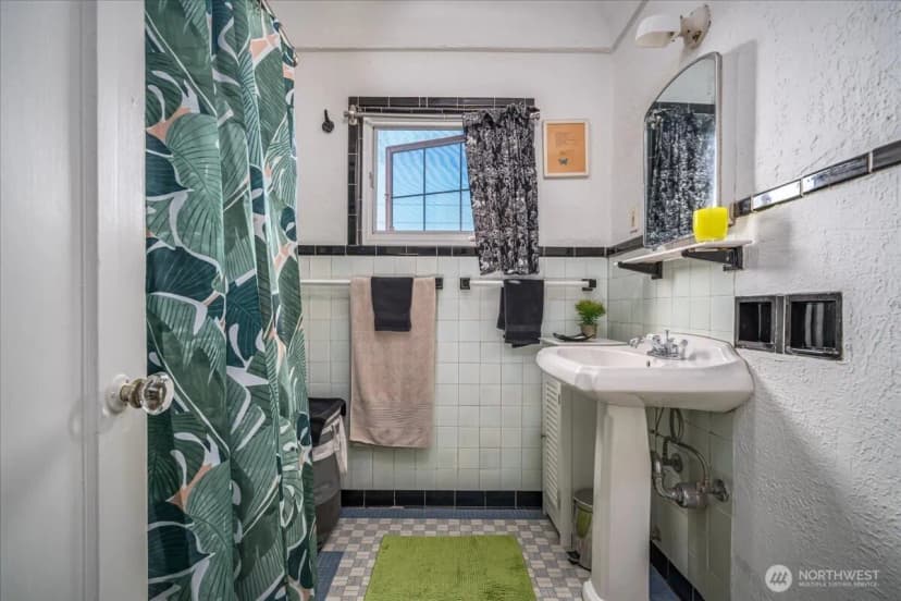 Property photo for 1101 17th Avenue #404, Seattle photo 19