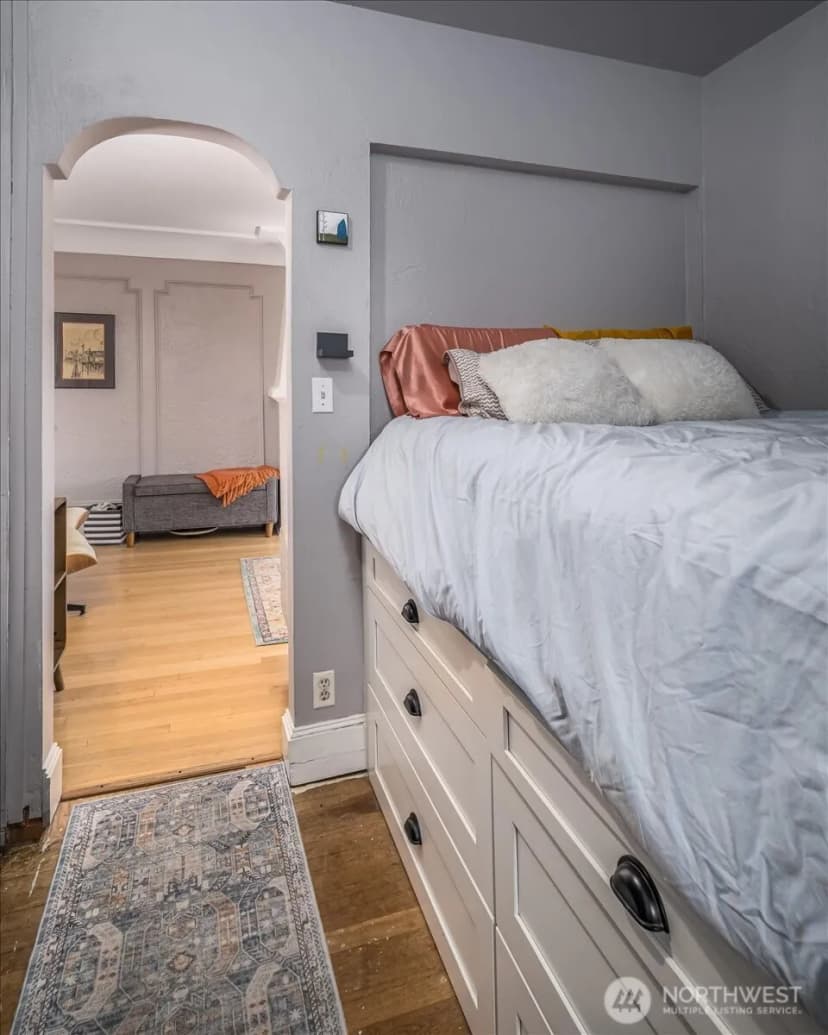 Property photo for 1101 17th Avenue #404, Seattle photo 16