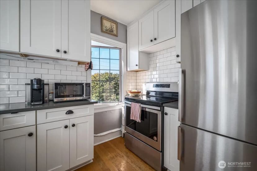 Property photo for 1101 17th Avenue #404, Seattle photo 13
