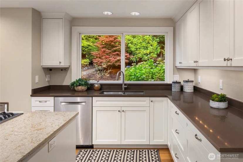 Property photo for 7803 89th Place Se, Mercer Island photo 8
