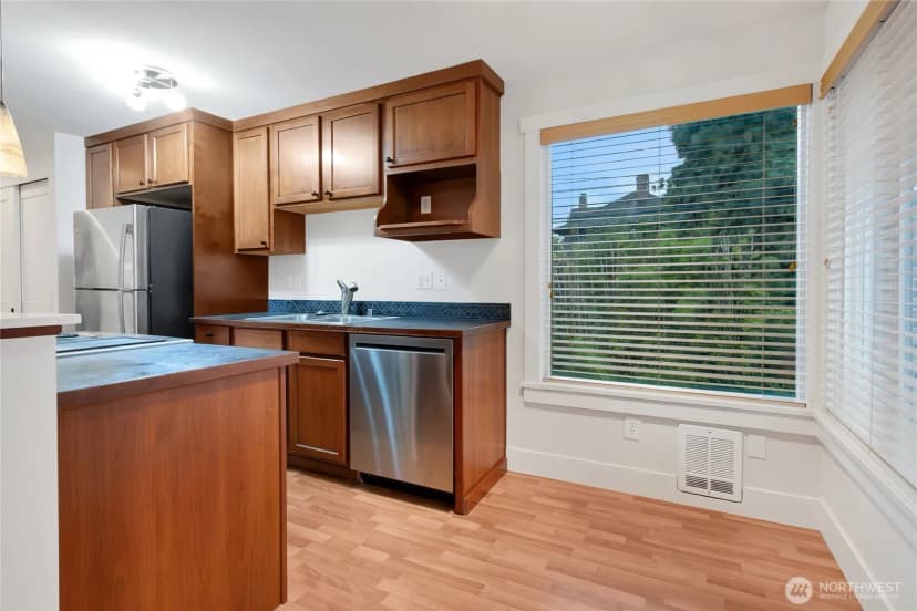 Property photo for 418 N L Street #18-8, Tacoma photo 9