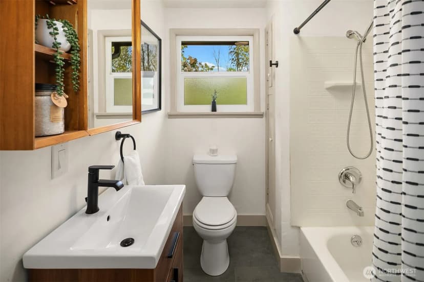 Property photo for 648 Sw 142nd Street, Burien photo 17