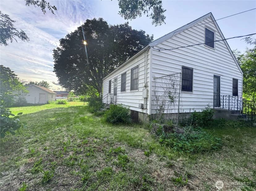 Property photo for 40 Nw B Street, College Place photo 32