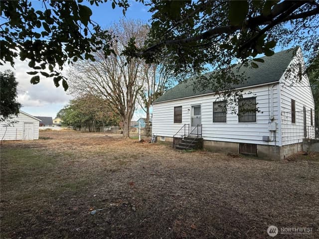 Property photo for 40 Nw B Street, College Place