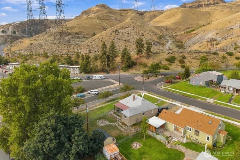 Property photo for 203 Ferry Street, Coulee Dam photo 7