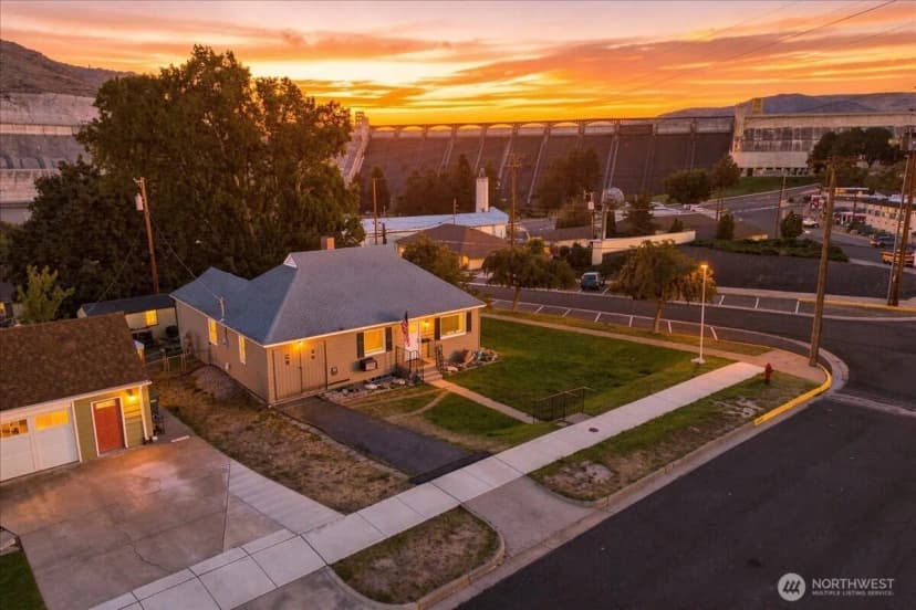Property photo for 203 Ferry Street, Coulee Dam photo 2