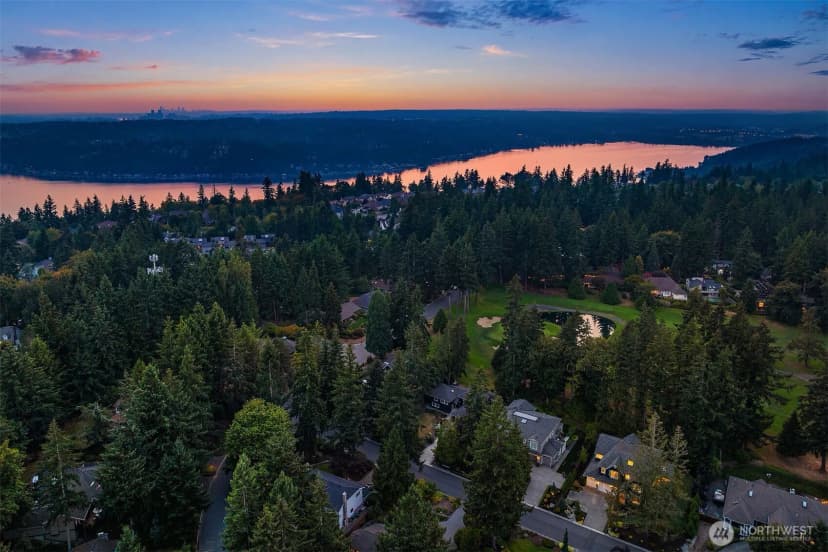 Property photo for 2025 211th Avenue Ne, Sammamish photo 37
