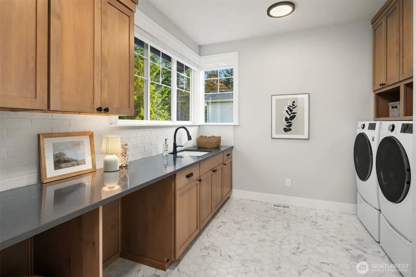 Property photo for 2025 211th Avenue Ne, Sammamish photo 34
