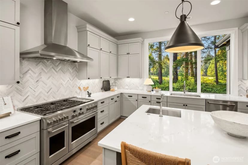 Property photo for 2025 211th Avenue Ne, Sammamish photo 13