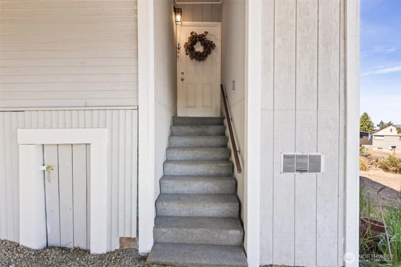 Property photo for 1616 E 7th Street, Port Angeles photo 6