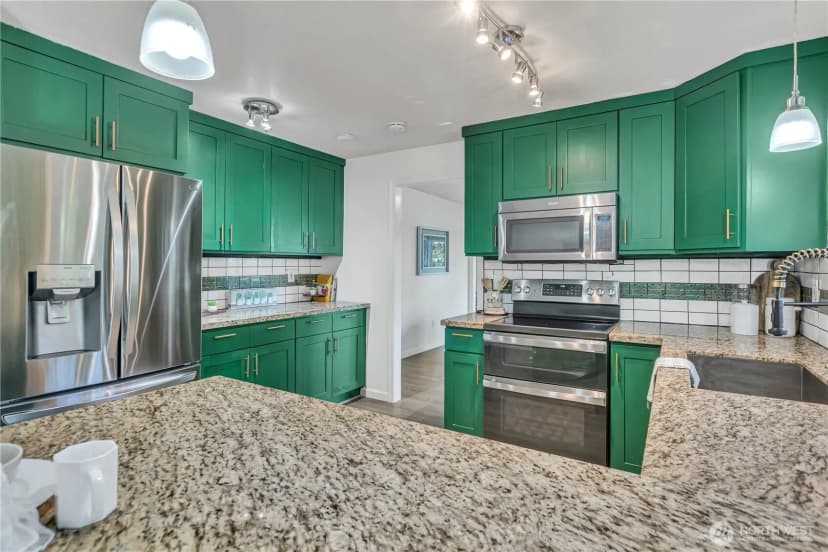 Property photo for 11404 Karshner Road E, Edgewood photo 10
