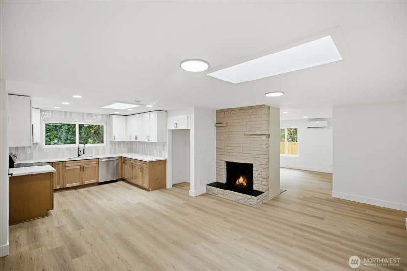 Property photo for 4702 Waller Road E, Tacoma photo 6