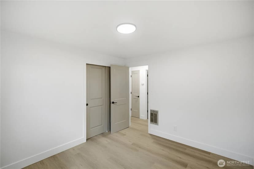 Property photo for 4702 Waller Road E, Tacoma photo 18