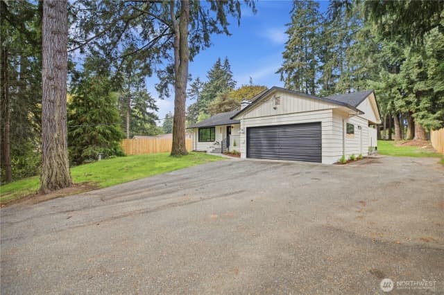 Property photo for 4702 Waller Road E, Tacoma photo 2