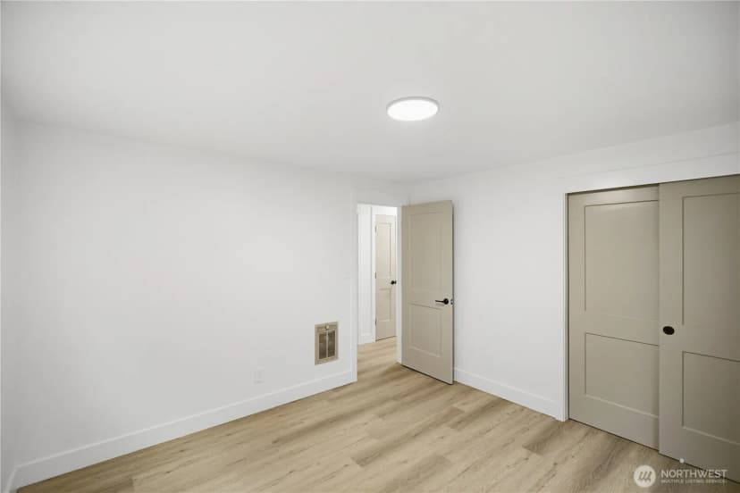 Property photo for 4702 Waller Road E, Tacoma photo 14