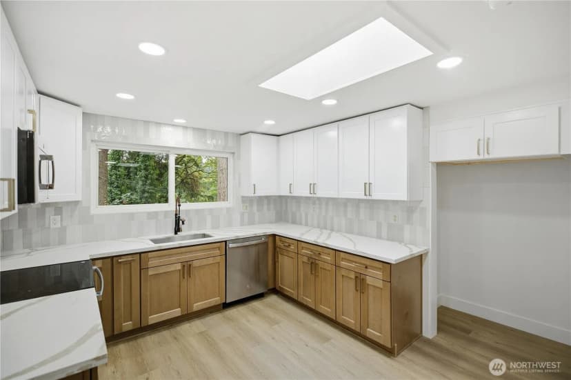 Property photo for 4702 Waller Road E, Tacoma photo 9