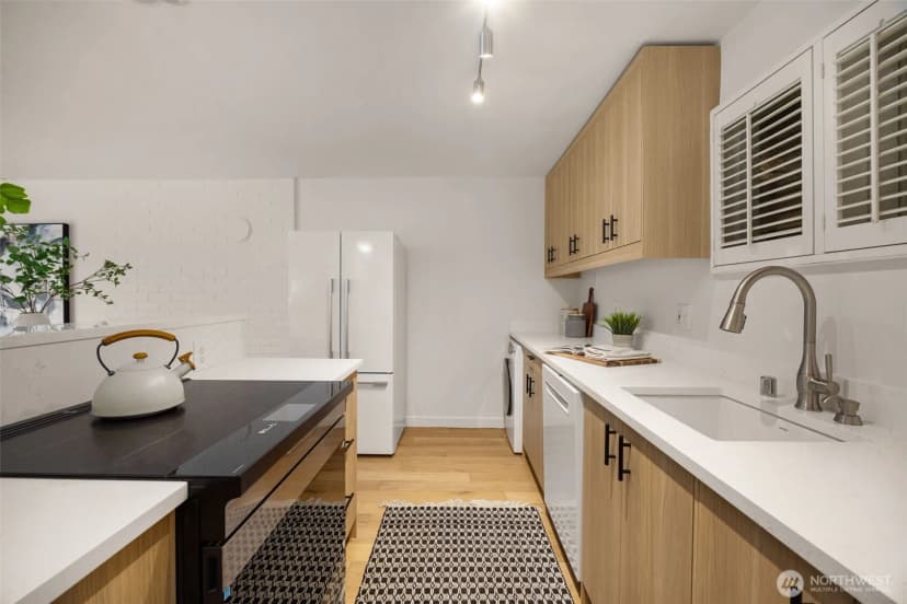 Property photo for 632 13th Avenue E #12, Seattle photo 4