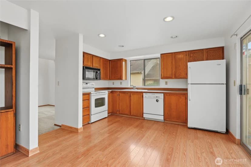 Property photo for 422 S 329th Lane, Federal Way photo 6