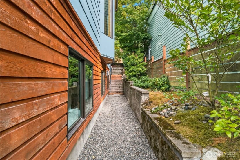 Property photo for 826 30th Avenue, Seattle photo 32