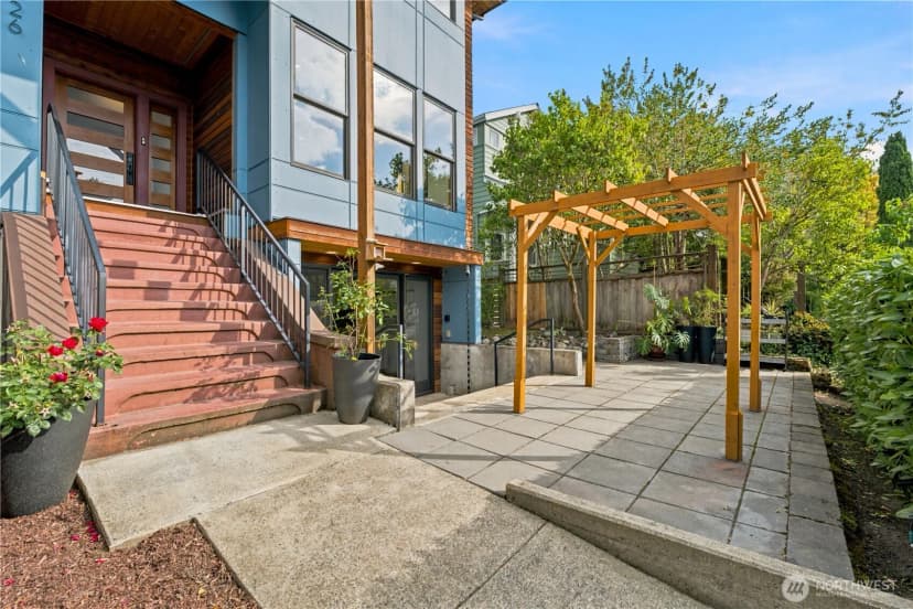 Property photo for 826 30th Avenue, Seattle