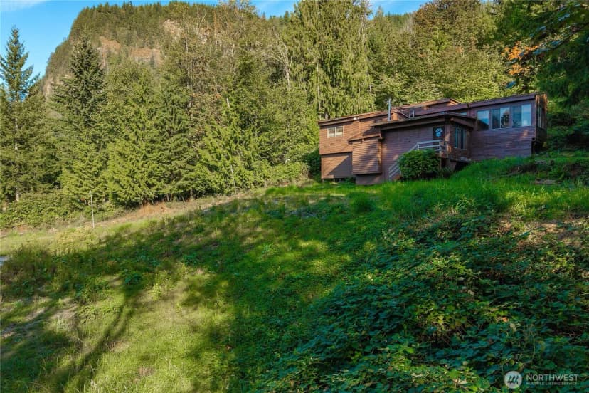 Property photo for 37635 West Lake Walker Drive Se, Enumclaw photo 19