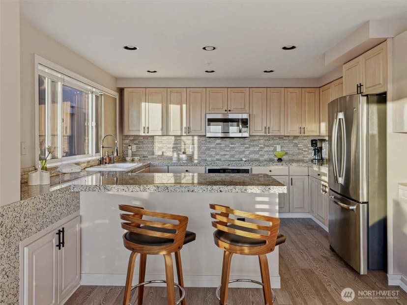 Property photo for 601 W Mercer Place #301, Seattle photo 13