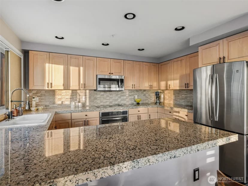 Property photo for 601 W Mercer Place #301, Seattle photo 15