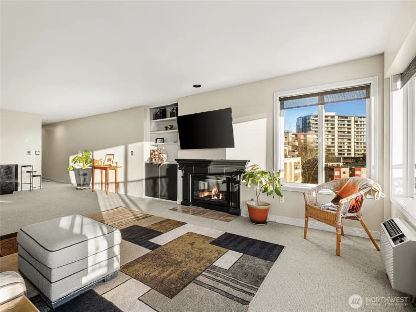 Property photo for 601 W Mercer Place #301, Seattle photo 9