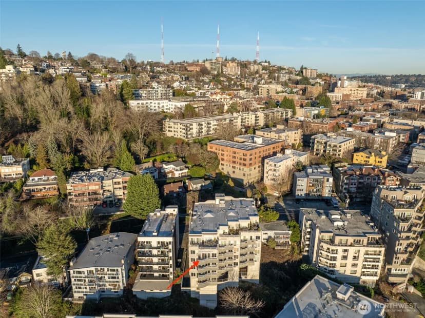 Property photo for 601 W Mercer Place #301, Seattle photo 32