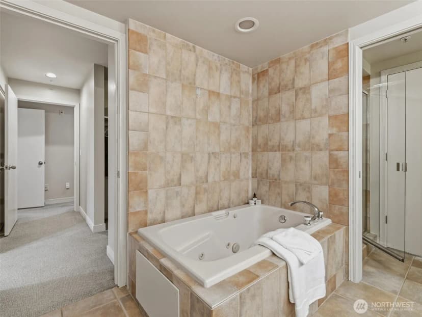 Property photo for 601 W Mercer Place #301, Seattle photo 27