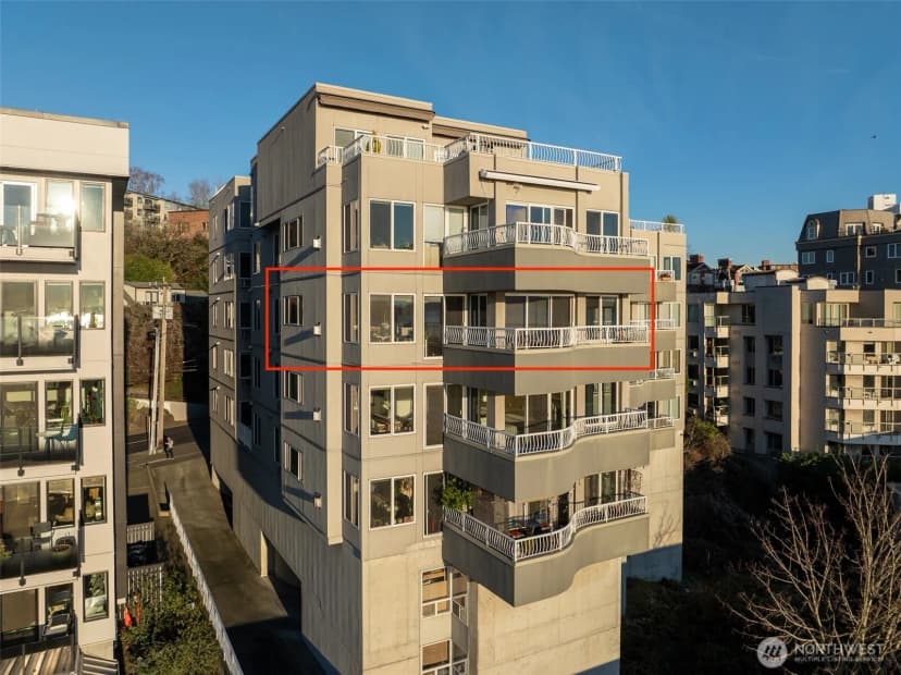 Property photo for 601 W Mercer Place #301, Seattle photo 3