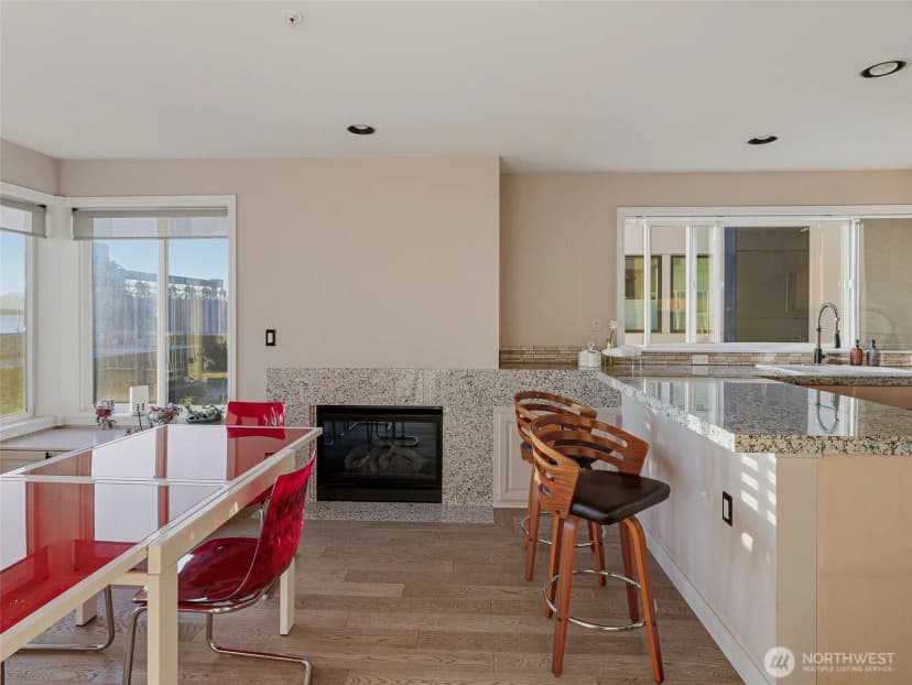 Property photo for 601 W Mercer Place #301, Seattle photo 19