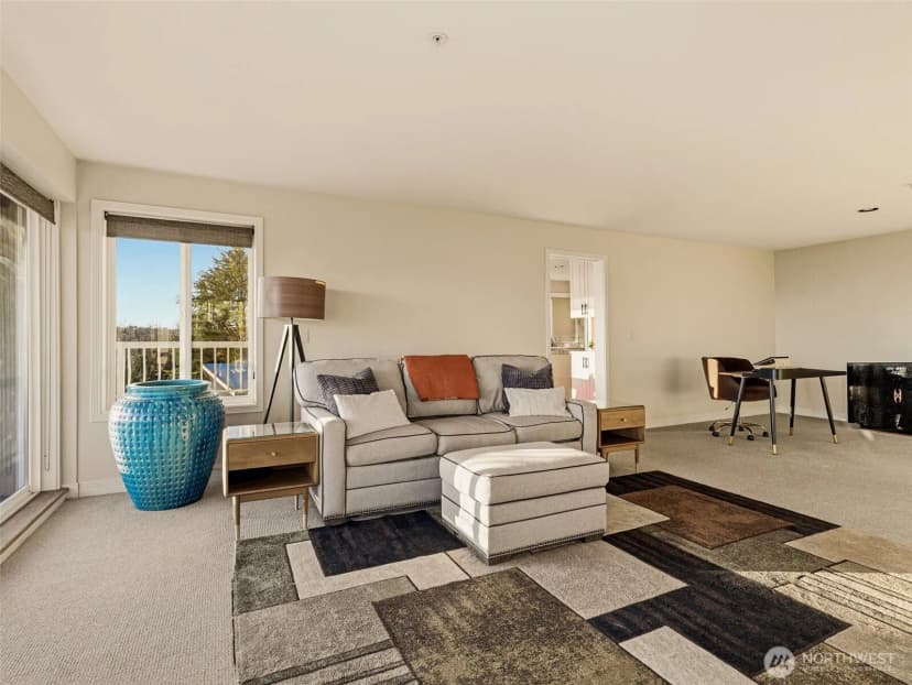 Property photo for 601 W Mercer Place #301, Seattle photo 10