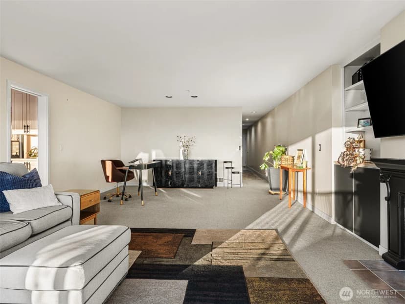 Property photo for 601 W Mercer Place #301, Seattle photo 11